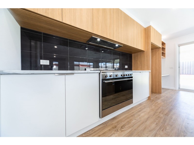 23 Mclaren Boulevard, Thurgoona NSW 2640