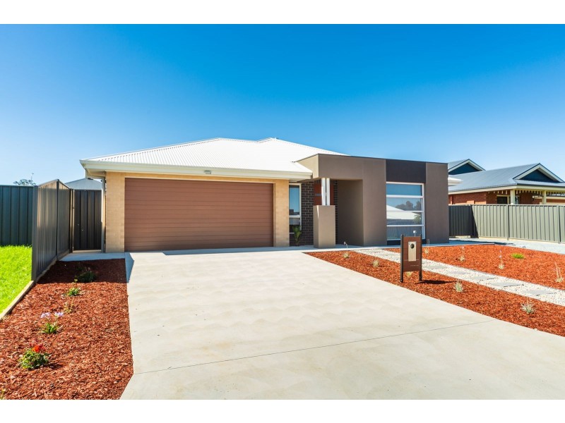 23 Mclaren Boulevard, Thurgoona NSW 2640