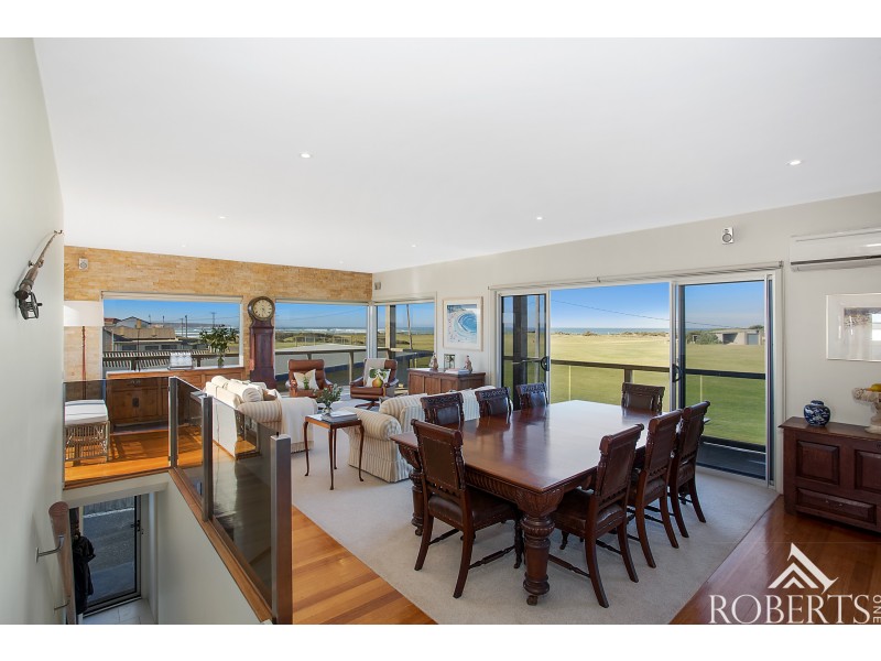 24 Schomberg Road, Peterborough VIC 3270