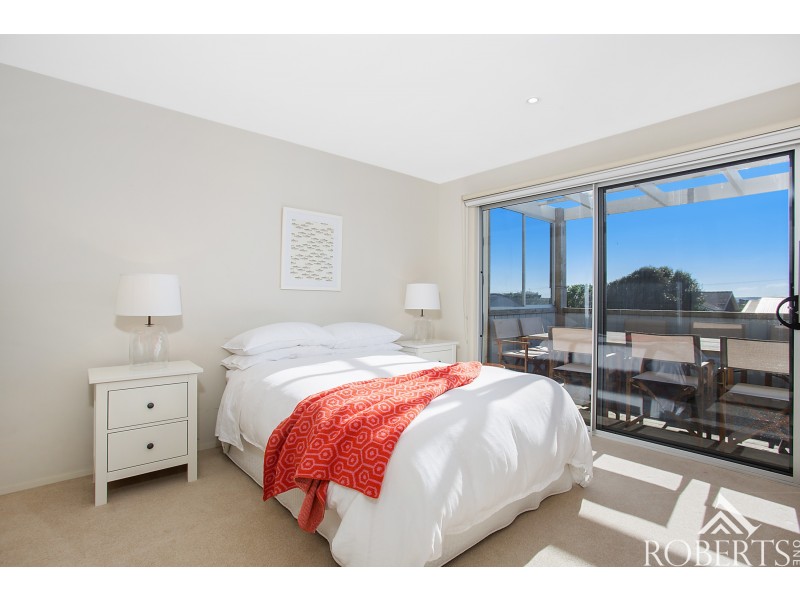 24 Schomberg Road, Peterborough VIC 3270