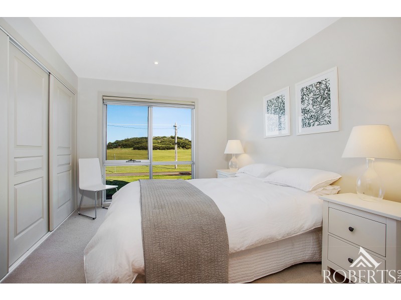 24 Schomberg Road, Peterborough VIC 3270