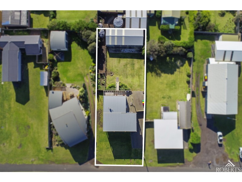 24 Schomberg Road, Peterborough VIC 3270