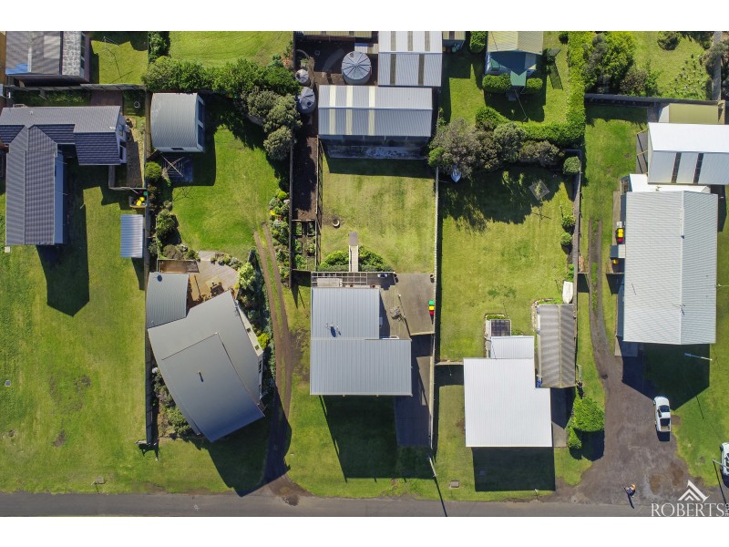 24 Schomberg Road, Peterborough VIC 3270