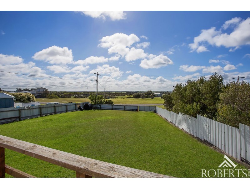 39 Merrett Street, Peterborough VIC 3270