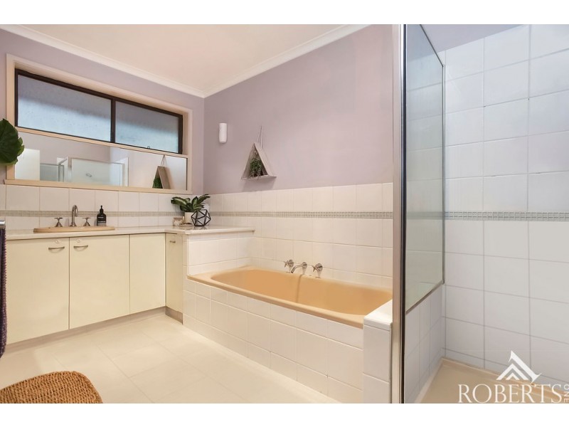 6a Kingfisher Grove, Warrnambool VIC 3280