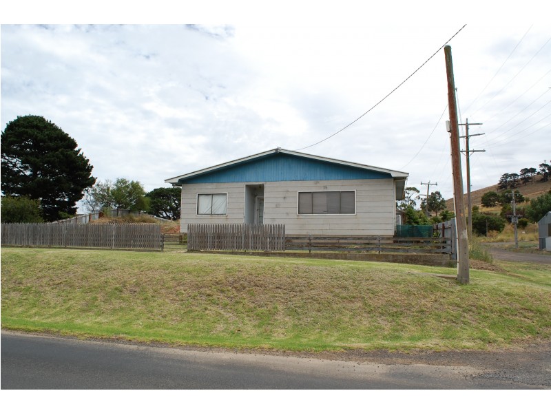 37 Glenormiston Road, Noorat VIC 3265