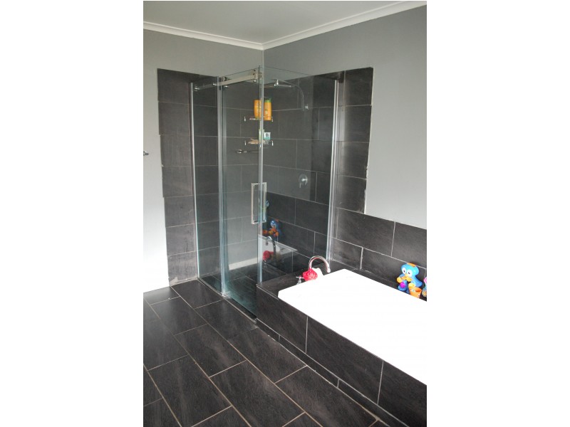 37 Glenormiston Road, Noorat VIC 3265