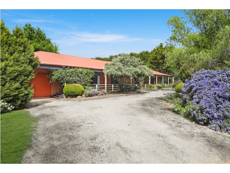 151 Ochiltrees Road, Romsey VIC 3434