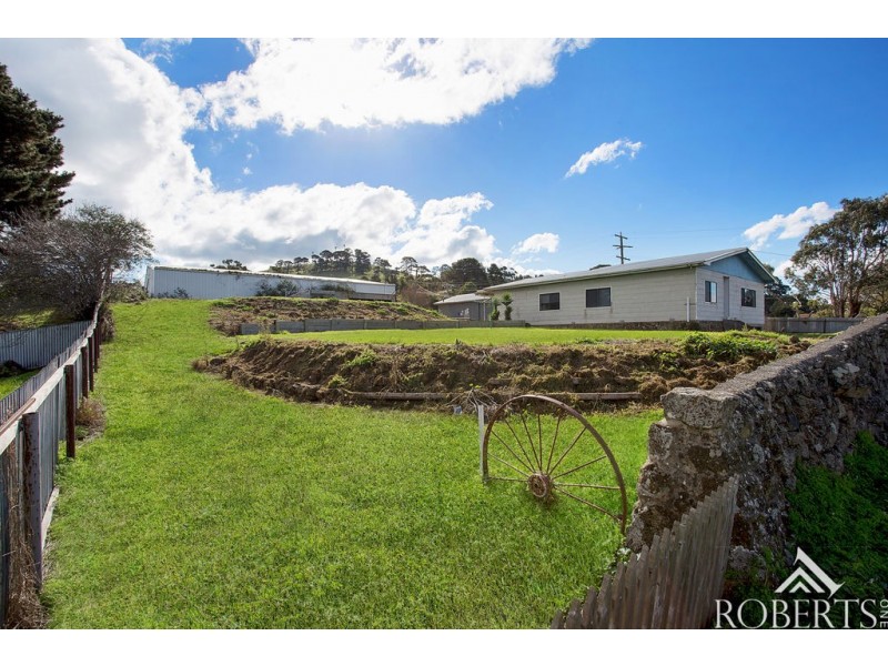 37 Glenormiston Road, Noorat VIC 3265