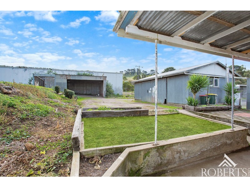 37 Glenormiston Road, Noorat VIC 3265