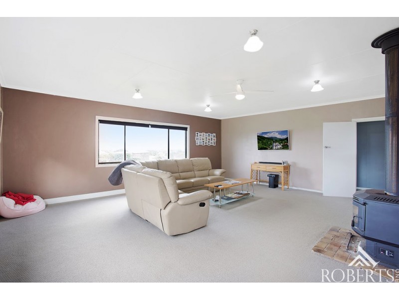 37 Glenormiston Road, Noorat VIC 3265