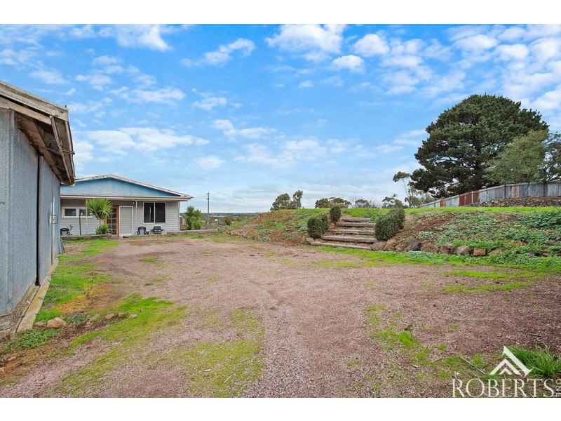 37 Glenormiston Road, Noorat VIC 3265