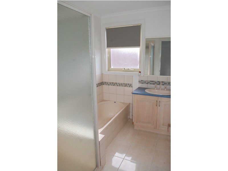 2/24 Mortlake Road, Warrnambool VIC 3280