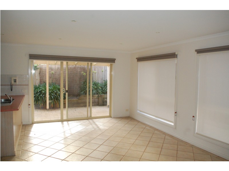 2/24 Mortlake Road, Warrnambool VIC 3280