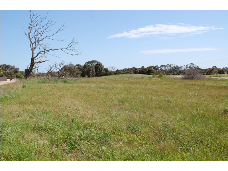 12 Clarke Street, Allansford VIC 3277