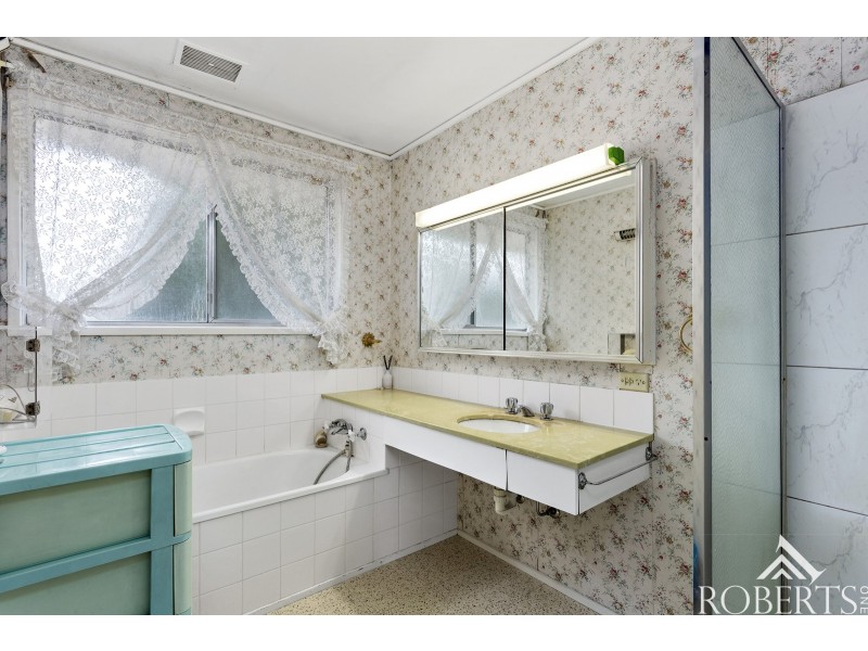 20 Woodlea Drive, Glen Waverley VIC 3150