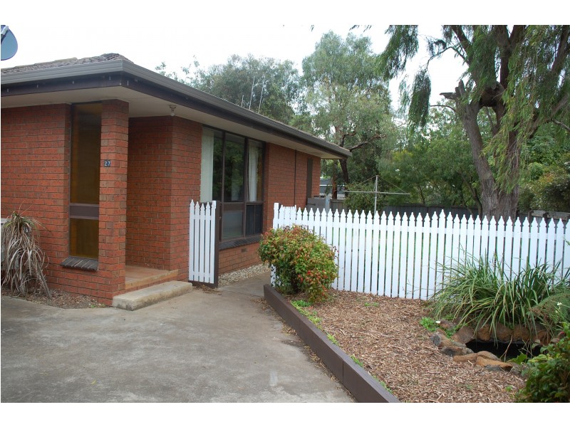 27 Anzac Avenue, Koroit VIC 3282