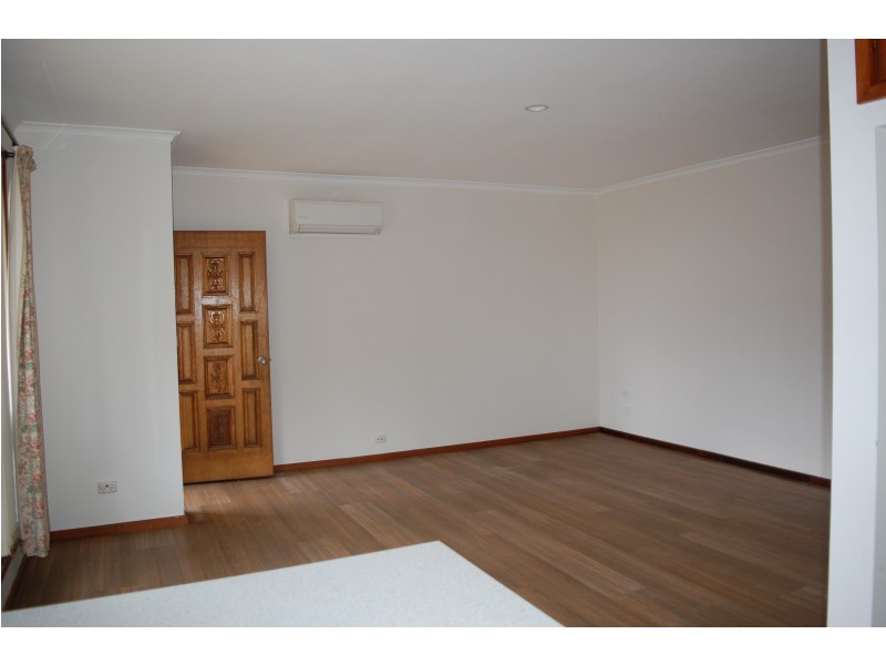 27 Anzac Avenue, Koroit VIC 3282