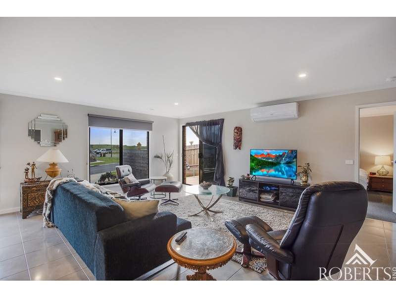 64 Dennington Rise, Dennington VIC 3280