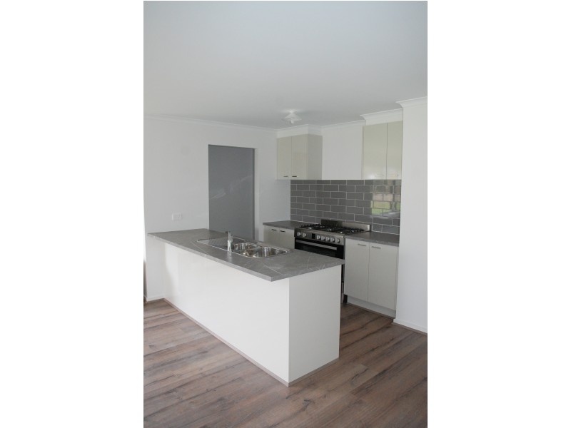 33 Channing Drive, Koroit VIC 3282