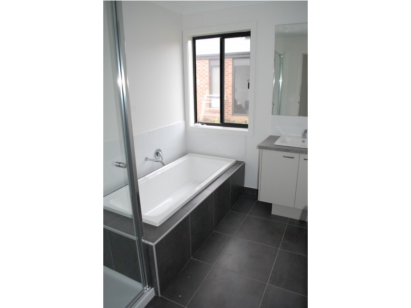 33 Channing Drive, Koroit VIC 3282