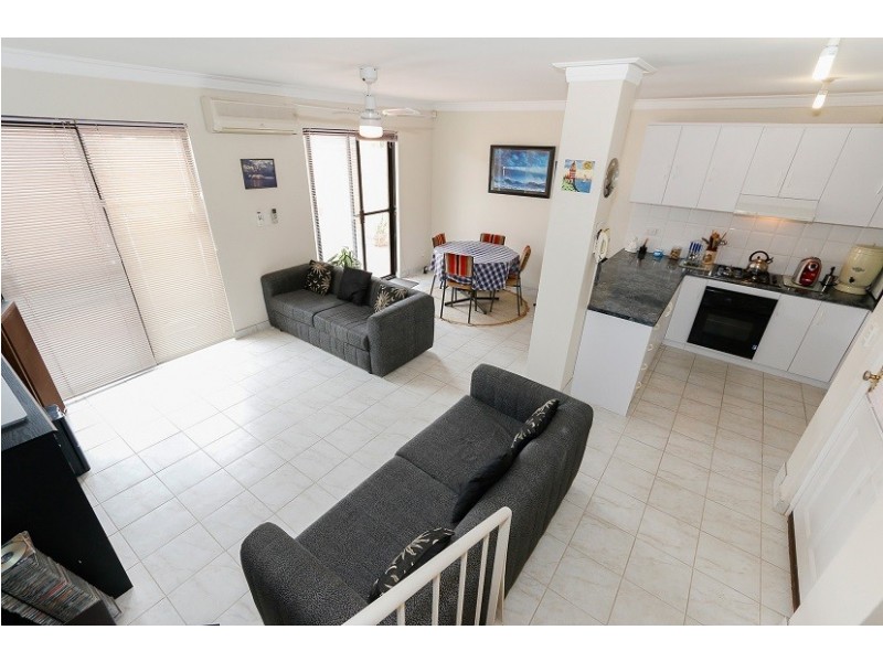 4/14 Boyd Crescent, Hamilton Hill WA 6163