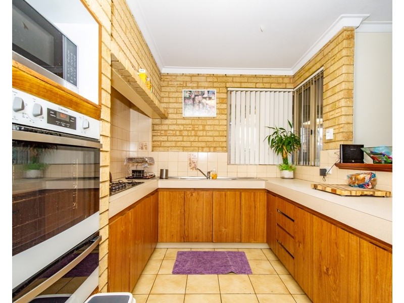 220A Carrington Street, Hilton WA 6163