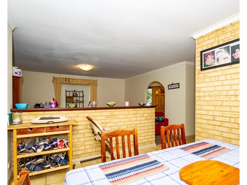 220A Carrington Street, Hilton WA 6163