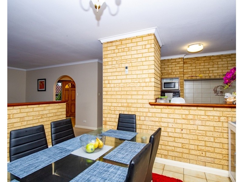 220B Carrington Street, Hilton WA 6163