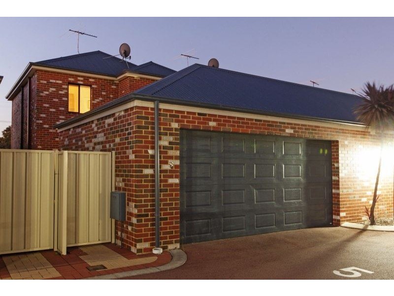 3/9 Healy Road, Hamilton Hill WA 6163