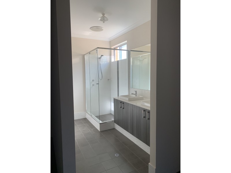 10 Tiliqua Crescent, Wandi WA 6167