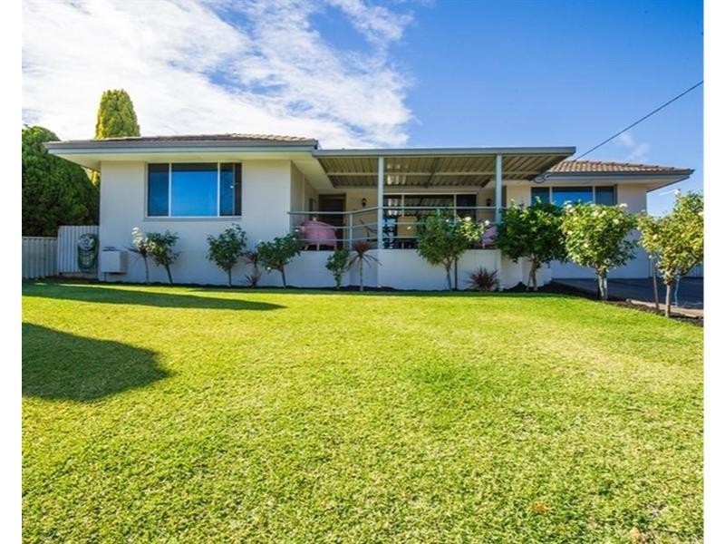 22 Pilgrim Way, Hamilton Hill WA 6163