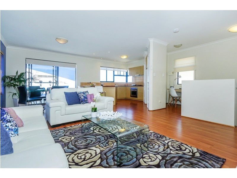 4/12 Boyd Crescent, Hamilton Hill WA 6163