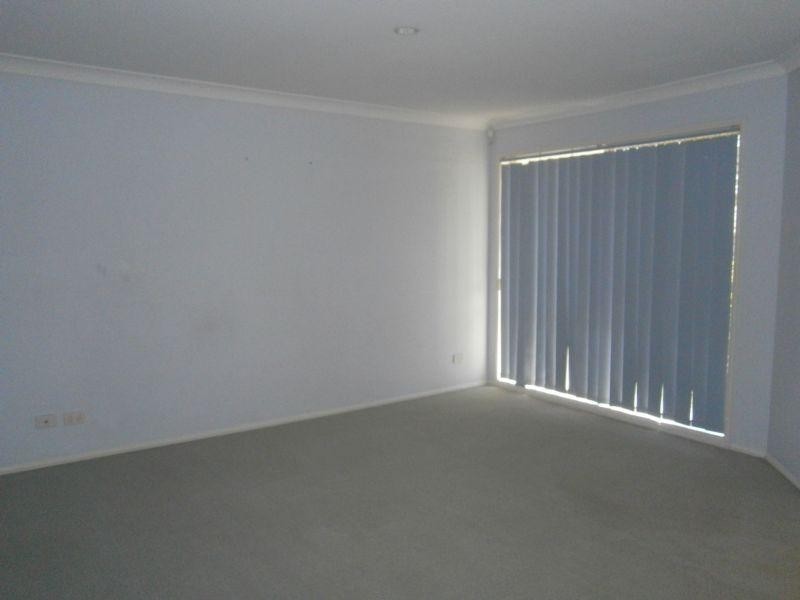 85 Sandalwood Drive, Yamanto QLD 4305