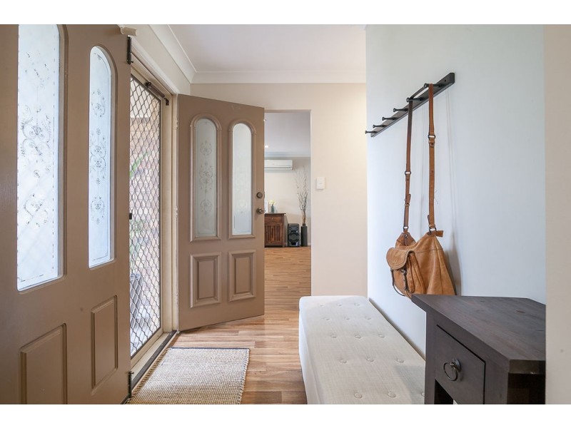 8 Scullin Street, Collingwood Park QLD 4301