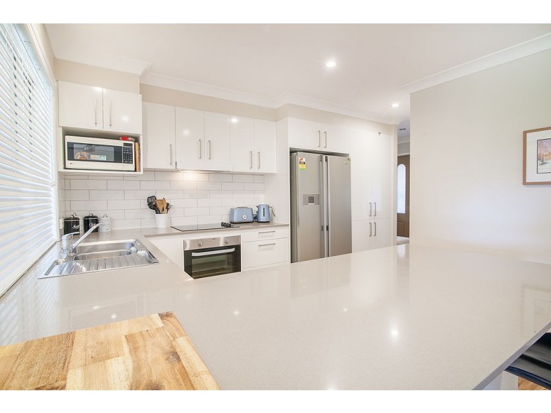 8 Scullin Street, Collingwood Park QLD 4301