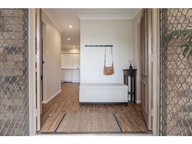 8 Scullin Street, Collingwood Park QLD 4301