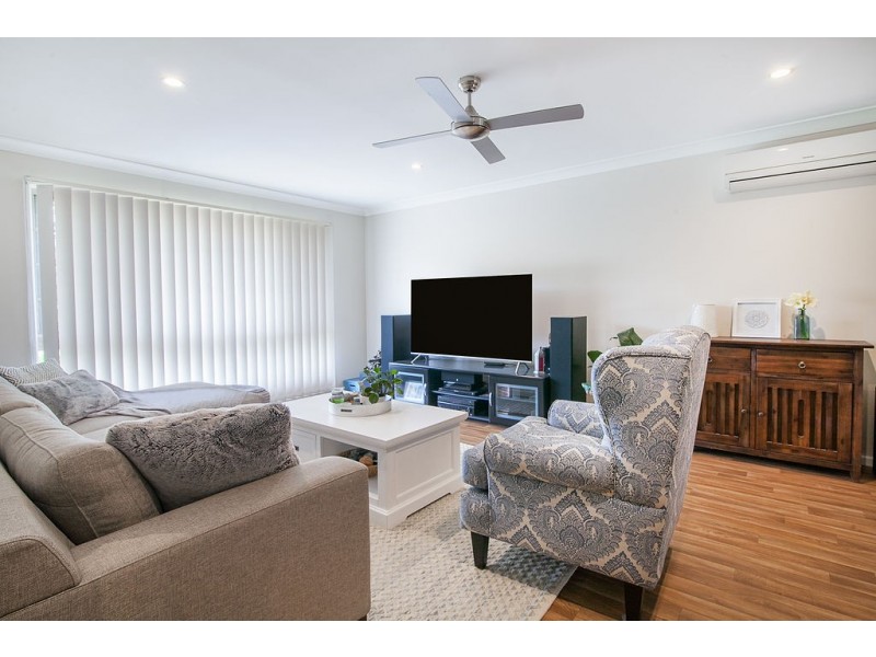 8 Scullin Street, Collingwood Park QLD 4301