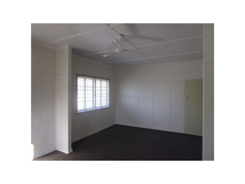 44 Nimmo, Booval QLD 4304