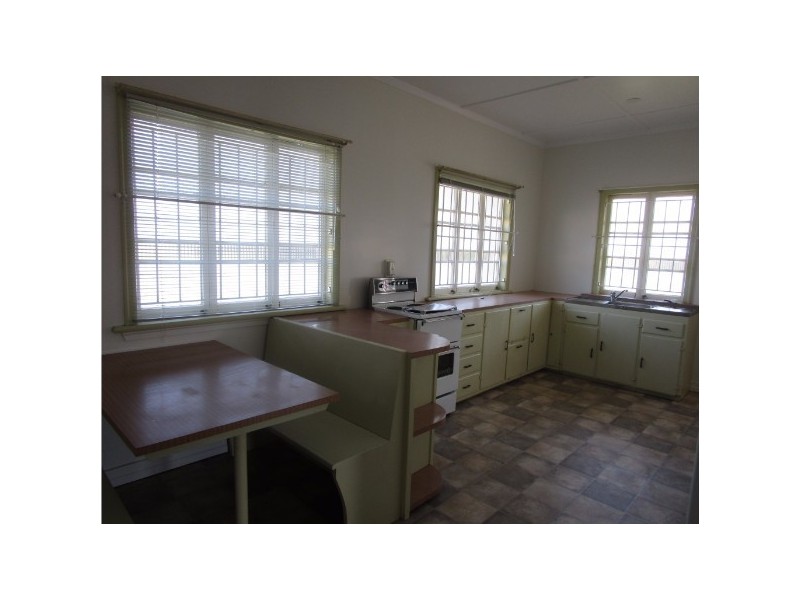 44 Nimmo, Booval QLD 4304