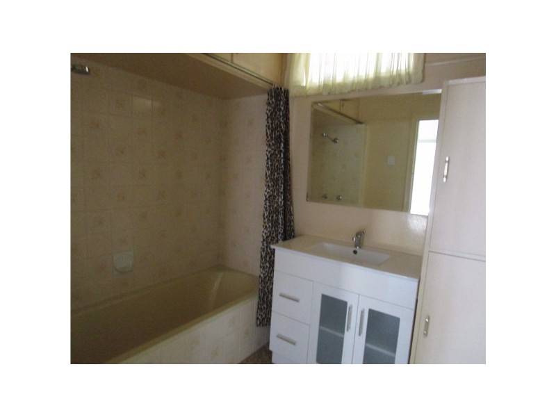 44 Nimmo, Booval QLD 4304