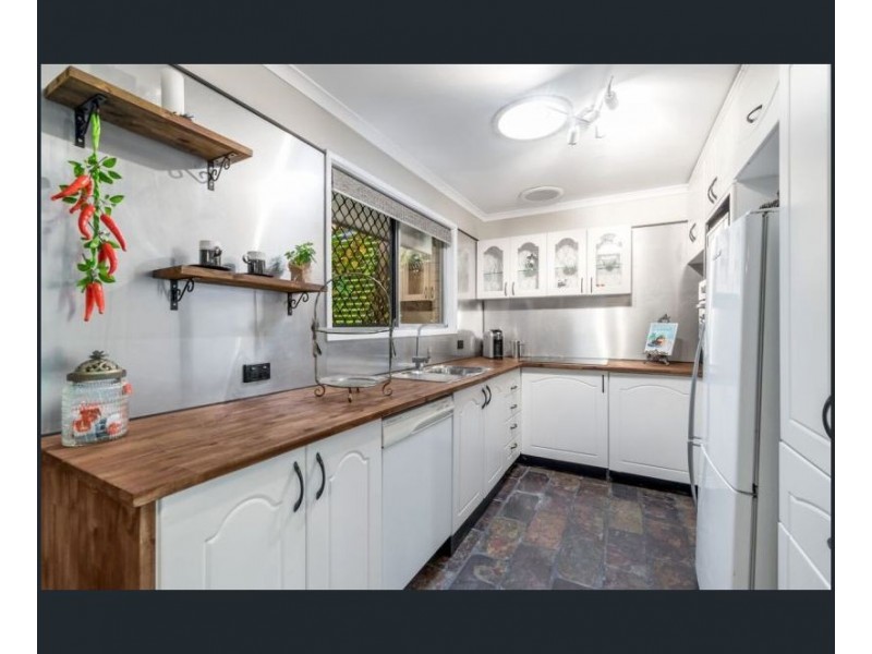 27 DARGIE AVENUE, Collingwood Park QLD 4301