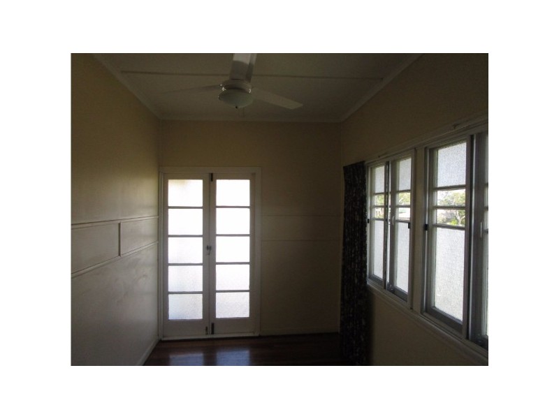 45 North Station Road, North Booval QLD 4304