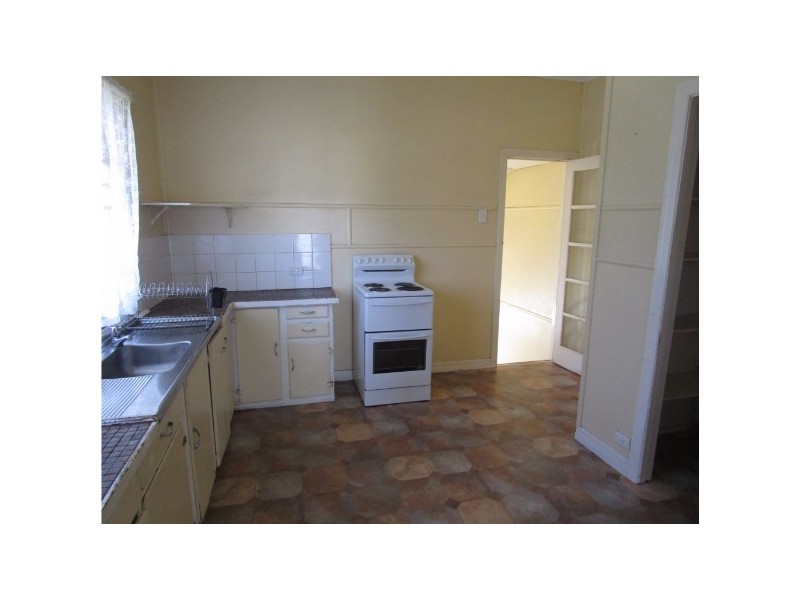 45 North Station Road, North Booval QLD 4304