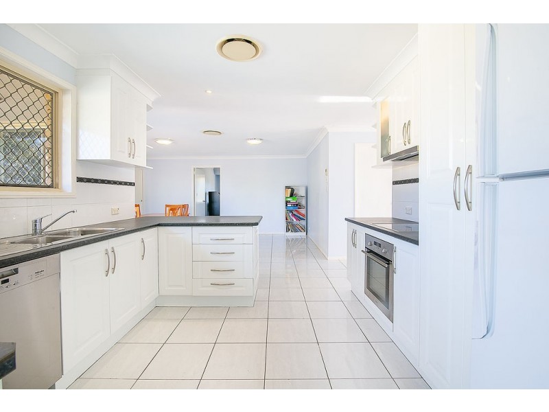 18 FISHER STREET, Collingwood Park QLD 4301