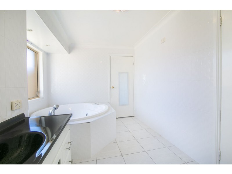 18 FISHER STREET, Collingwood Park QLD 4301