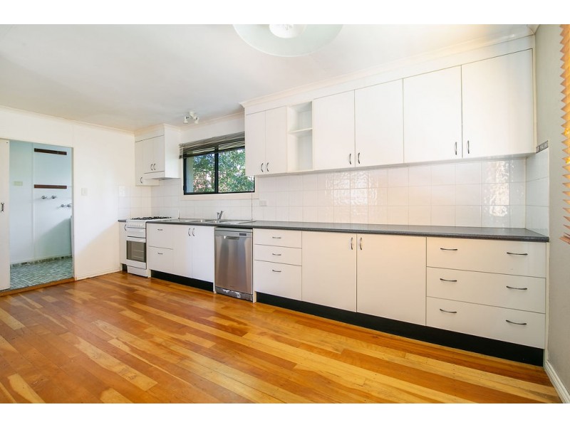 15 Gibbs Street, Riverview QLD 4303