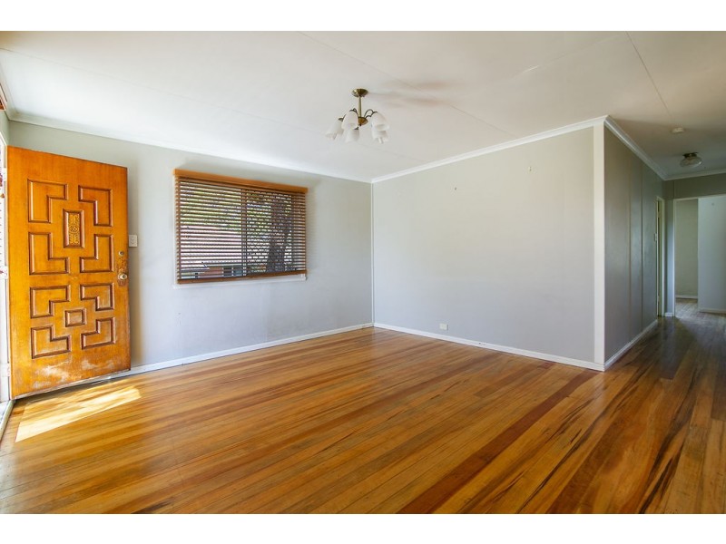 15 Gibbs Street, Riverview QLD 4303