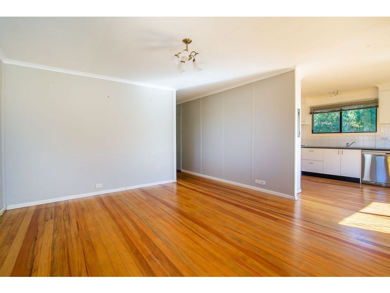 15 Gibbs Street, Riverview QLD 4303