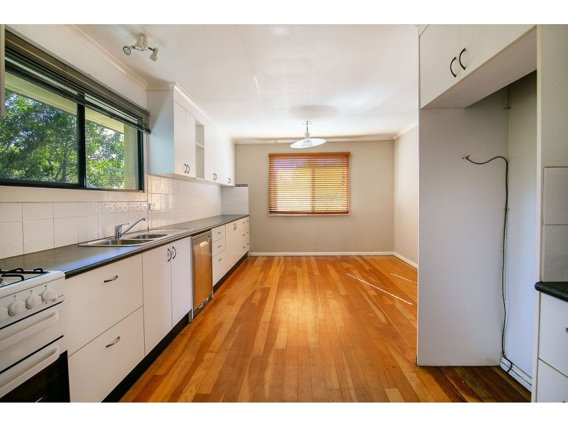 15 Gibbs Street, Riverview QLD 4303